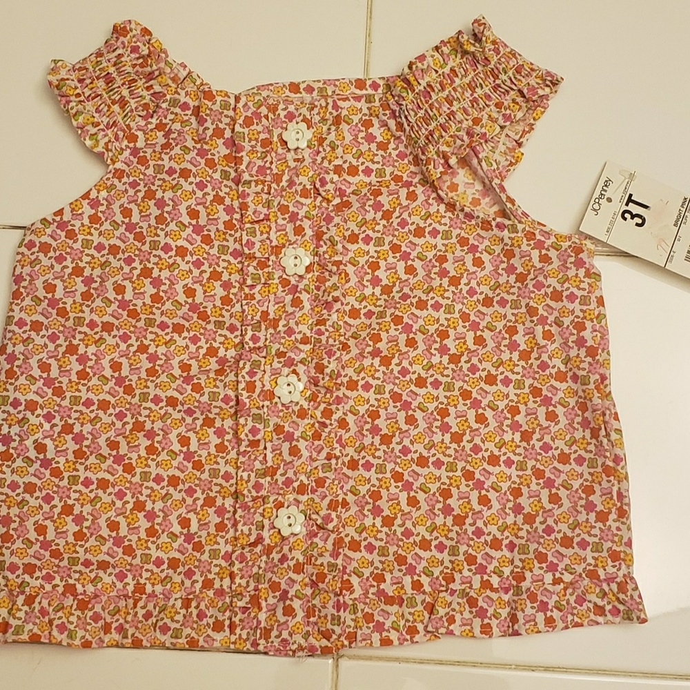 Sleeveless shirt